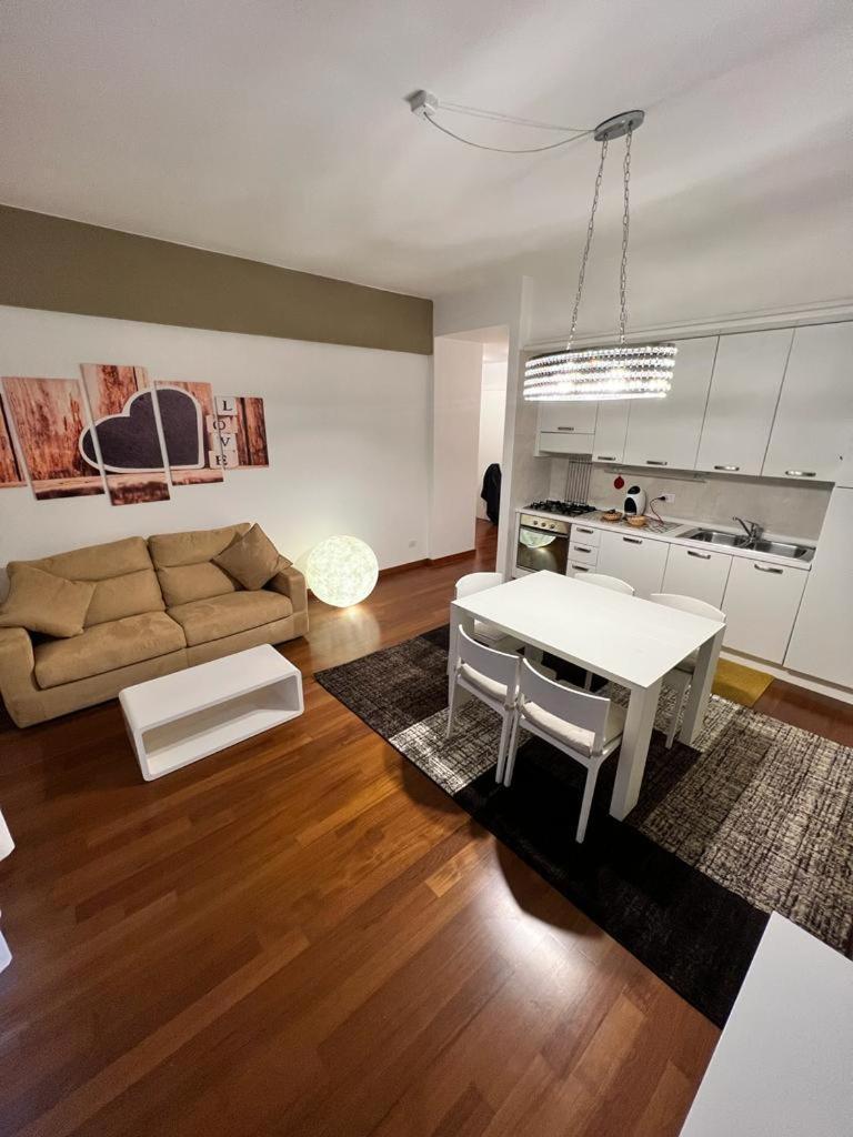 Piazza Italia Luxury Apartment Chianciano Terme Eksteriør billede